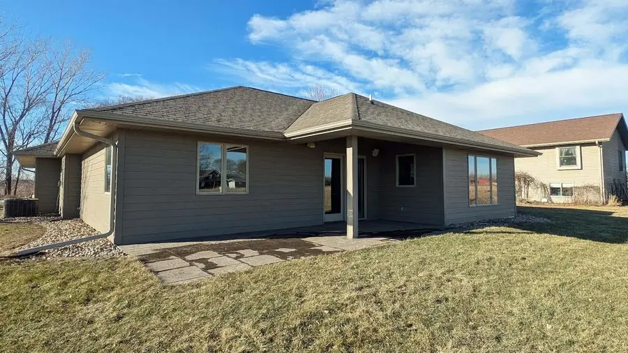 404 Country Club Lane, Spencer, IA 51301 - Image #2