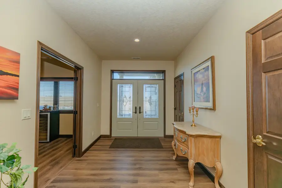 49491 Oak Tree Lane, Jackson, MN 56143 - Image #3