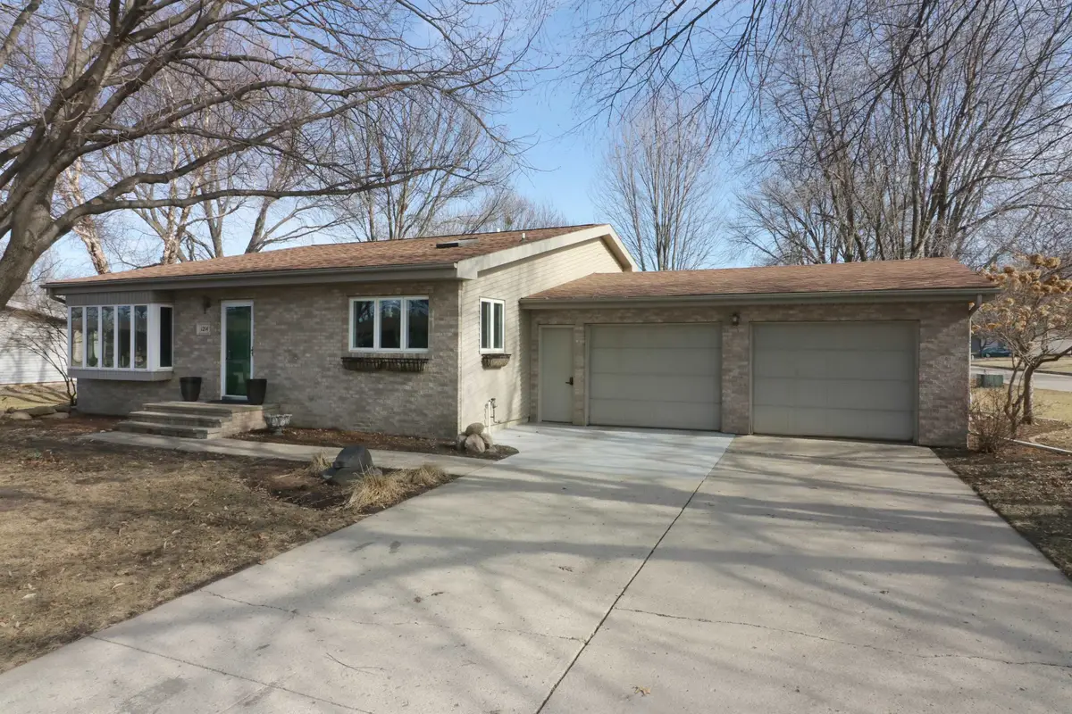 1214 11th Avenue Se, Spencer, IA 51301 - #1