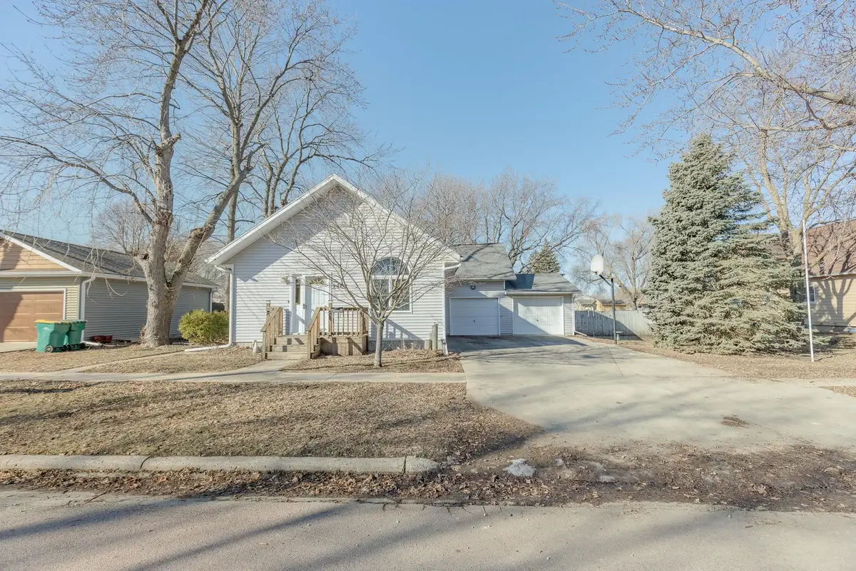 1401 L Ave., Milford, IA 51351 - #1