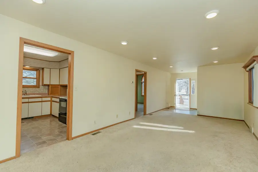 1401 L Ave., Milford, IA 51351 - #3