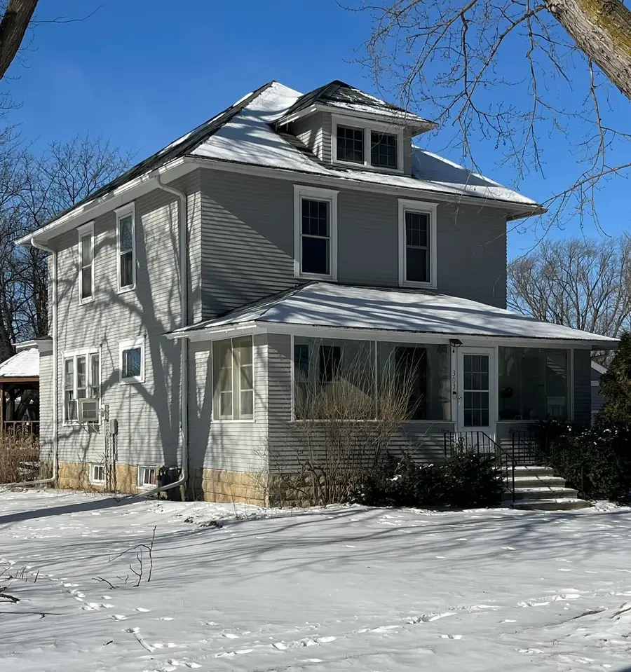 303 N Lincoln Ave, Graettinger, IA 51342 - #2