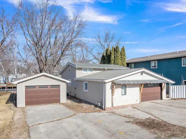 1304 Jerdee Lane, Wahpeton, IA 51351