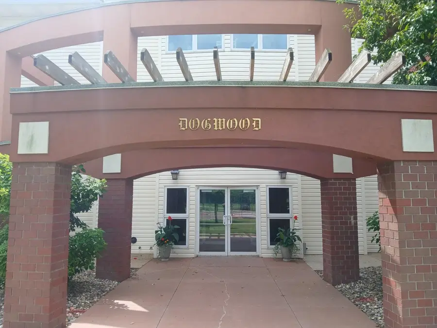 1605 Chalstrom Beach Rd, Okoboji, IA 51355 - #2