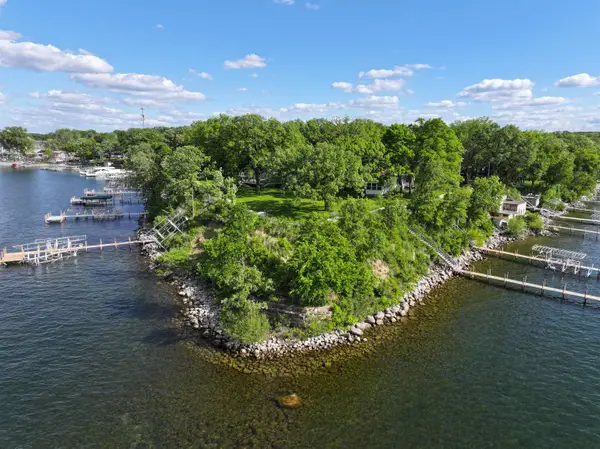 162 Pillsbury Point, Arnolds Park, IA 51331