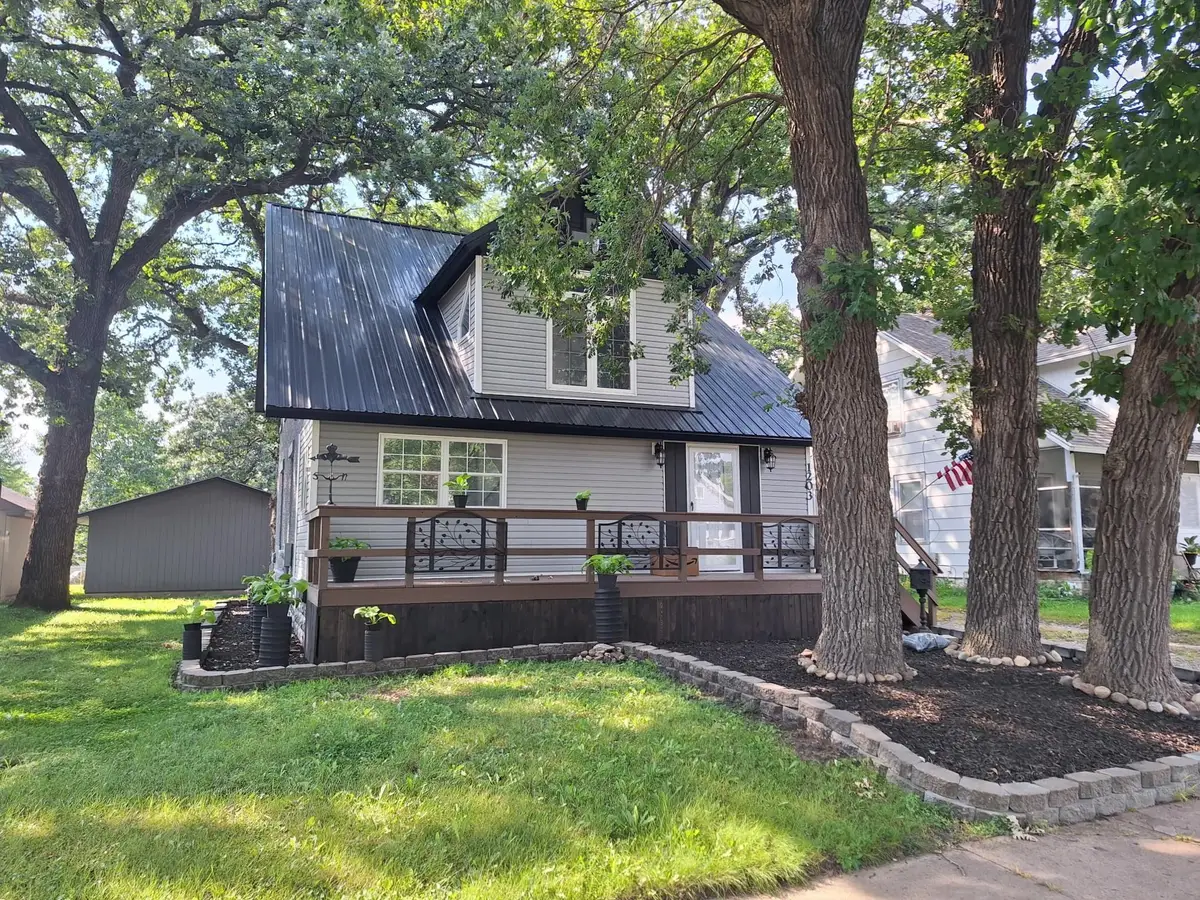 1203 North 6th Street, Estherville, IA 51334 - #1