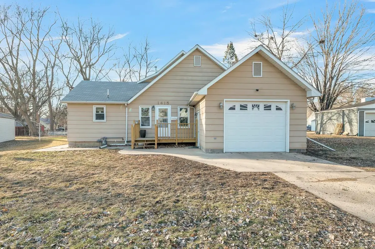 1415 N 7th Street, Estherville, IA 51334 - #1