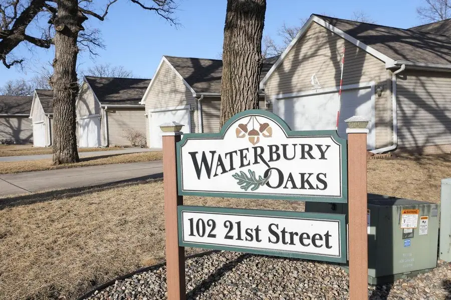 102 21st Street #6, Spirit Lake, IA 51360 - #3