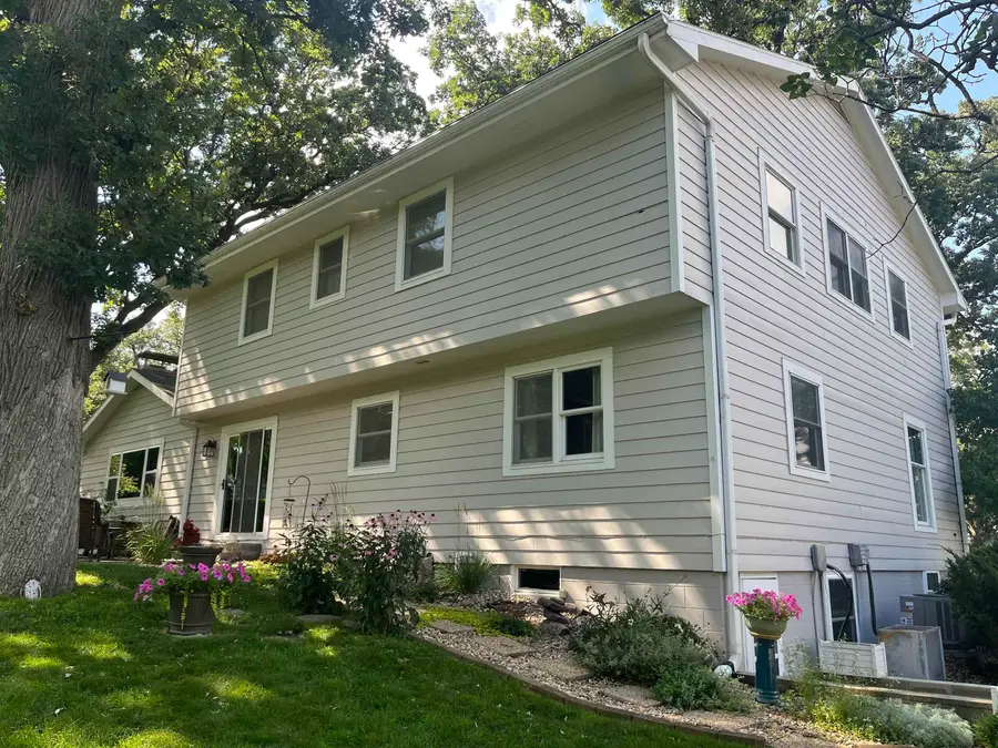 413 8th St, Spirit Lake, IA 51360 - #2