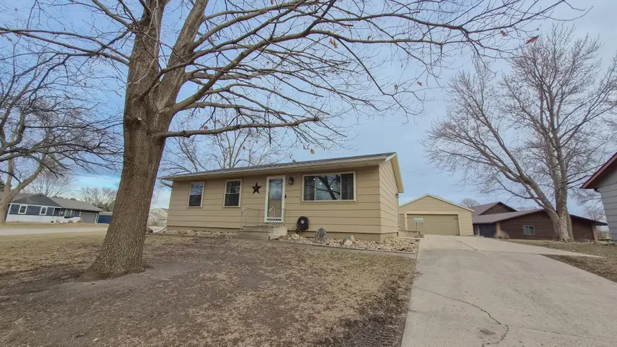 1914 N 7th Street, Estherville, IA 51334 - #2