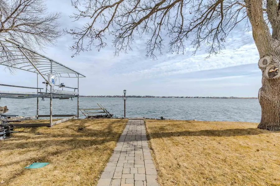 194 Country Club Dr, Lake Park, IA 51347 - #2