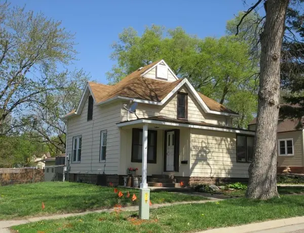 1015 N 7th Street, Estherville, IA 51334