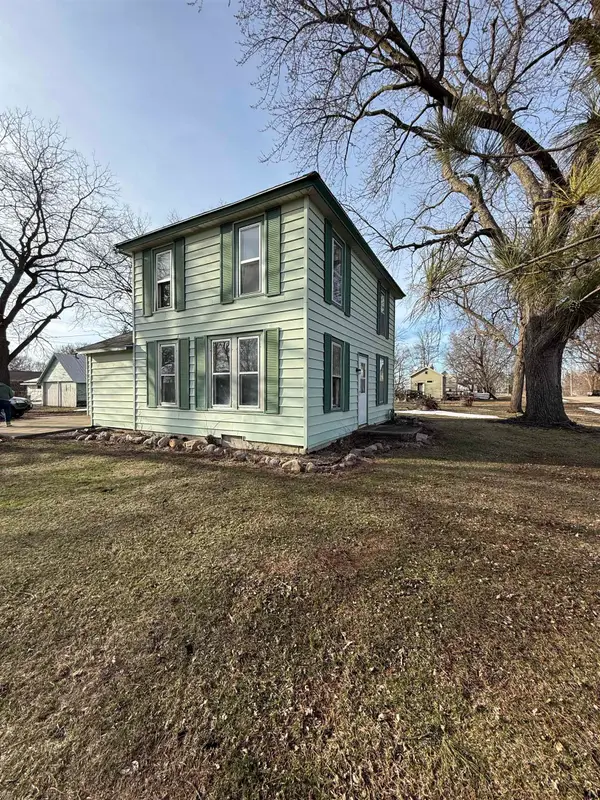 410 Taylor Ave, Terril, IA 51364