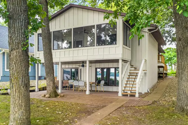 2902 Manhattan Boulevard, Wahpeton, IA 51360