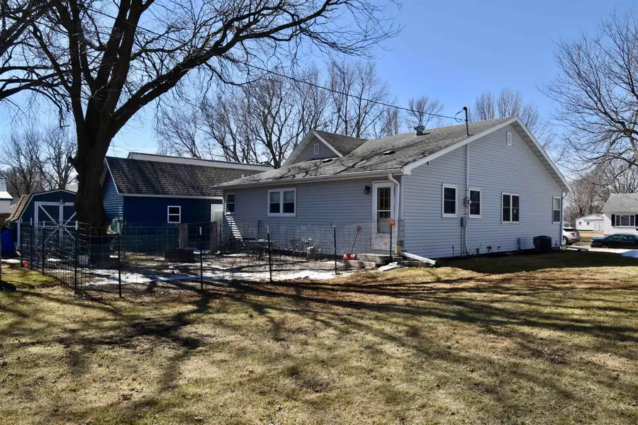 210 4th Ave, Sibley, IA 51249 - #3