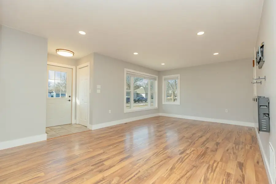 906 14th St, Milford, IA 51301 - #3