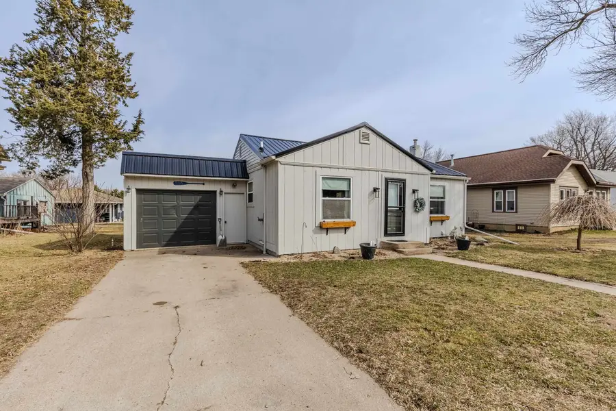 206 Lake Ave, Lake Park, IA 51347 - #2