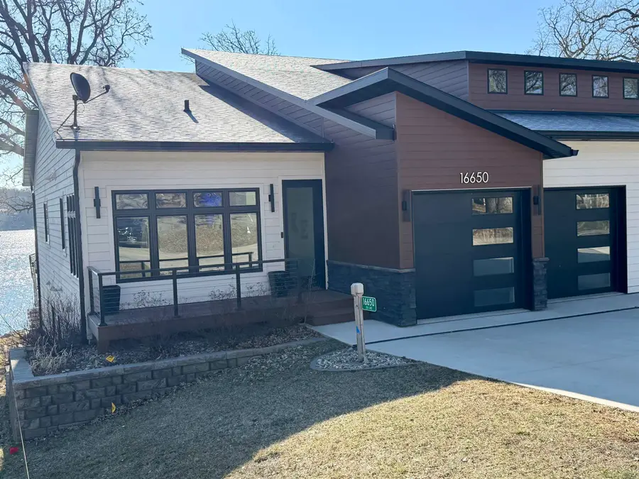 16650 255th Ave, Spirit Lake, IA 51360 - #2