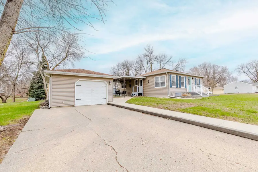 223 8th St Se, Spencer, IA 51301 - #2