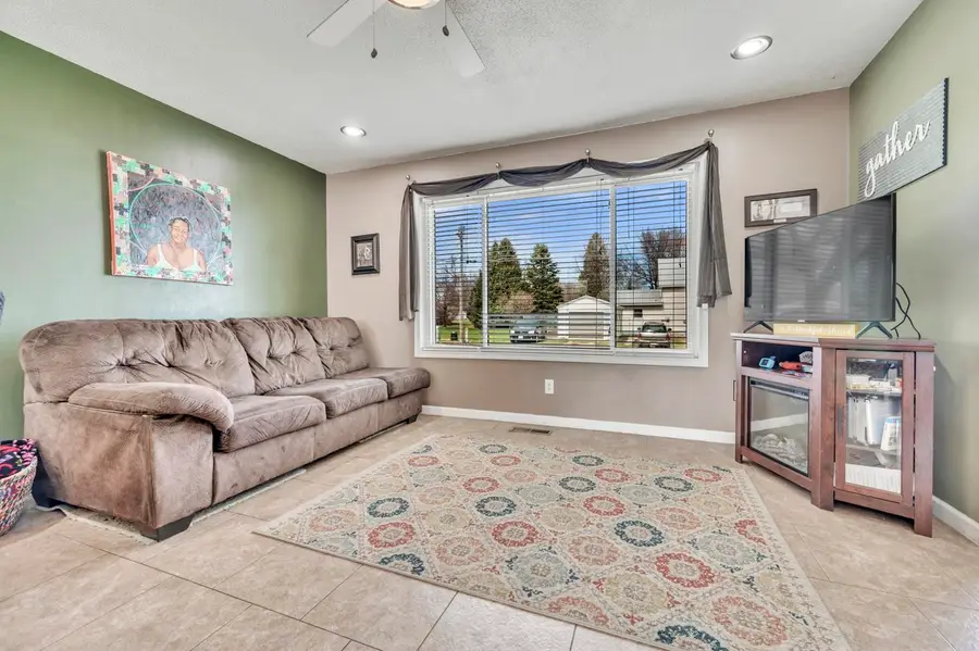 22 Maple Drive, Lake Park, IA 51347 - #3