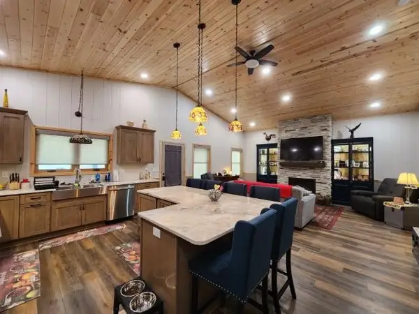 210 N 3rd Street, Mallard, IA 50562