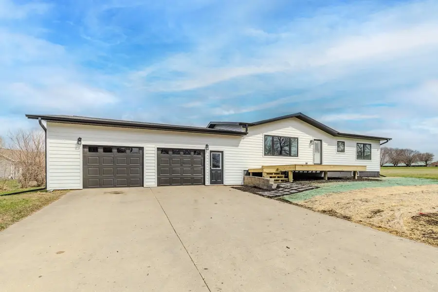 1205 Lakeside Ave, Lake Park, IA 51347 - #3