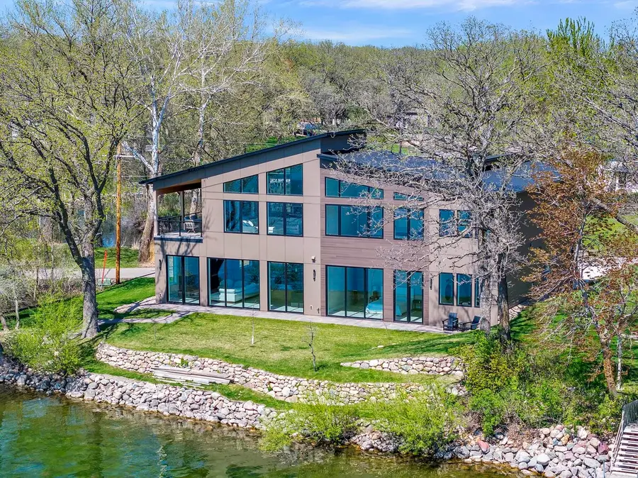 2411 Lakeshore Drive, Wahpeton, IA 51351 - #3