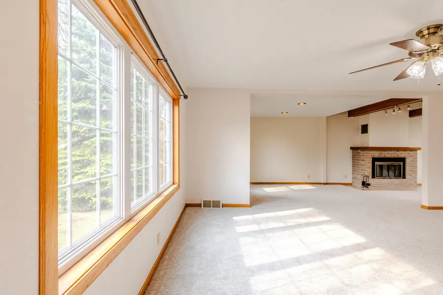 314 E 5th St, Lake Park, IA 51347 - #3