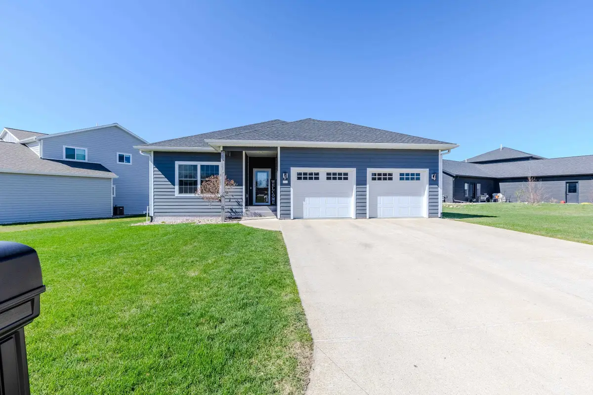 2807 Sportsmans Dr, Milford, IA 51351 - #1
