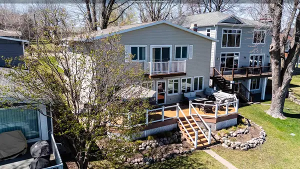 2818 Breezy Heights Dr, Milford, IA 51351