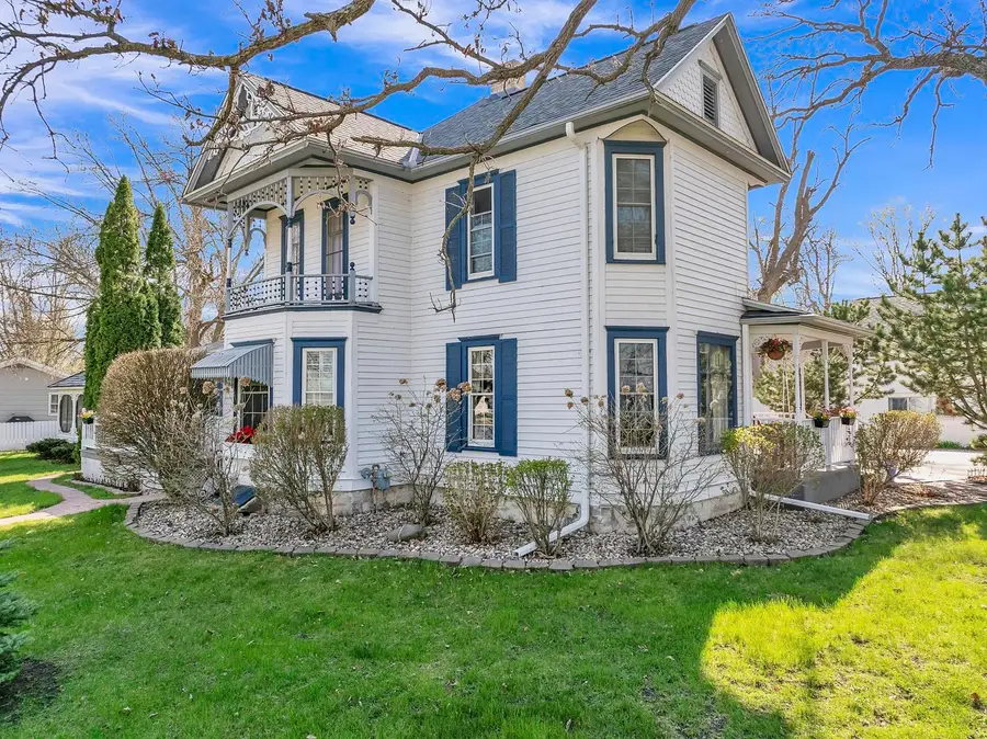 2302 4th Street, Emmetsburg, IA 50536 - #2