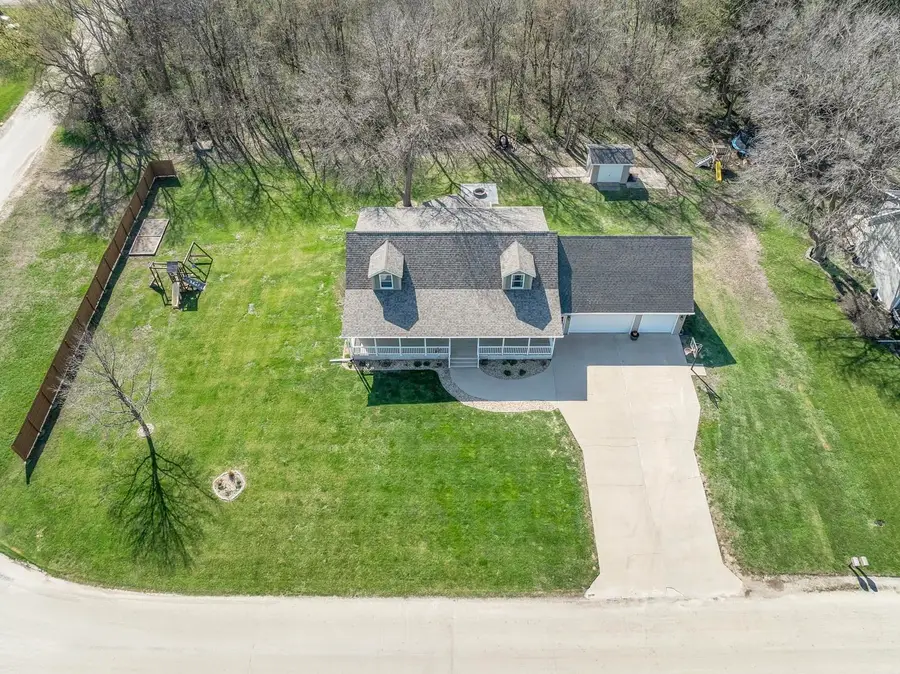 609 S Cedar Avenue, Graettinger, IA 51342 - #3