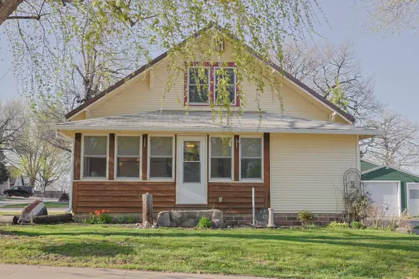 172 Iowa Street, Arnolds Park, IA 51331