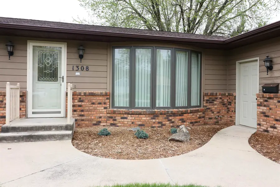 1308 W 11th Street, Spencer, IA 51301 - #2