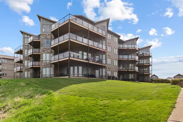 455 240th Avenue #305, Arnolds Park, IA 51331