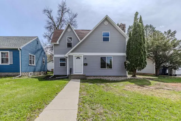 220 W 3rd St, Spencer, IA 51301