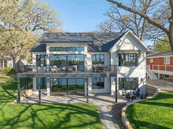 1205 Lakeshore Drive, Okoboji, IA 51355