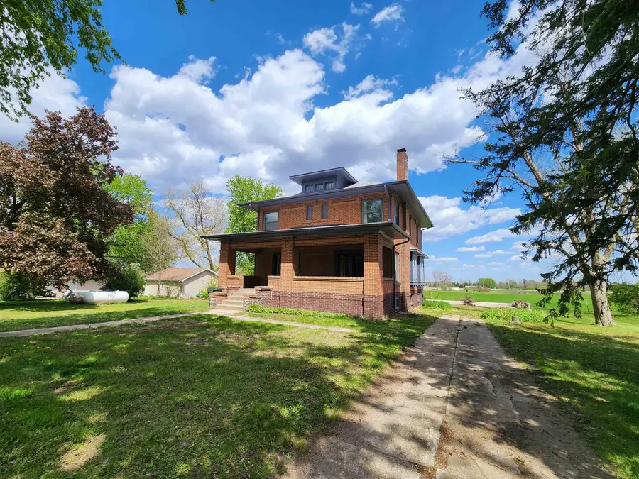 410 S 2nd Street, Mallard, IA 50562 - #2