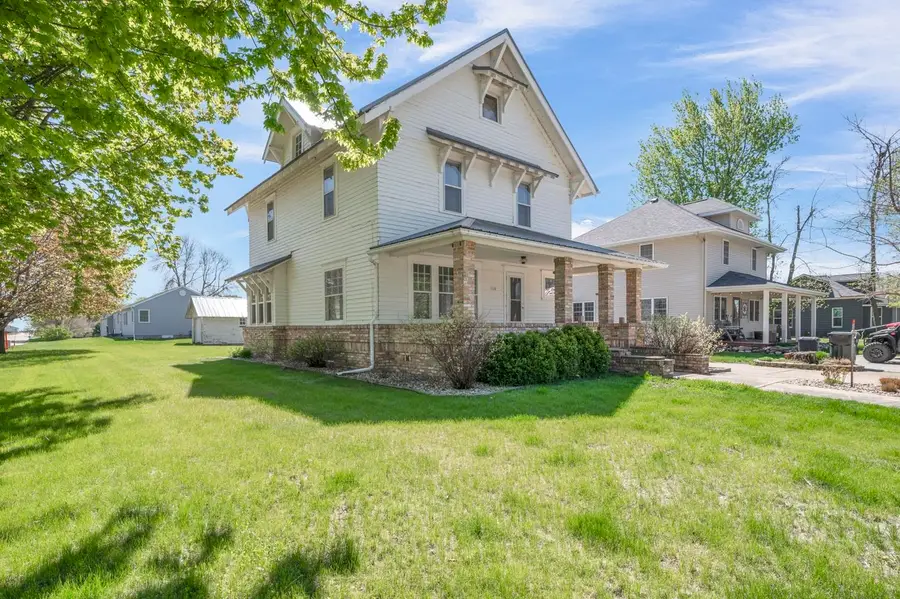 114 E 4th Street, Lake Park, IA 51347 - #2