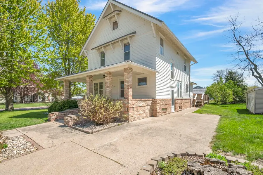 114 E 4th Street, Lake Park, IA 51347 - #3