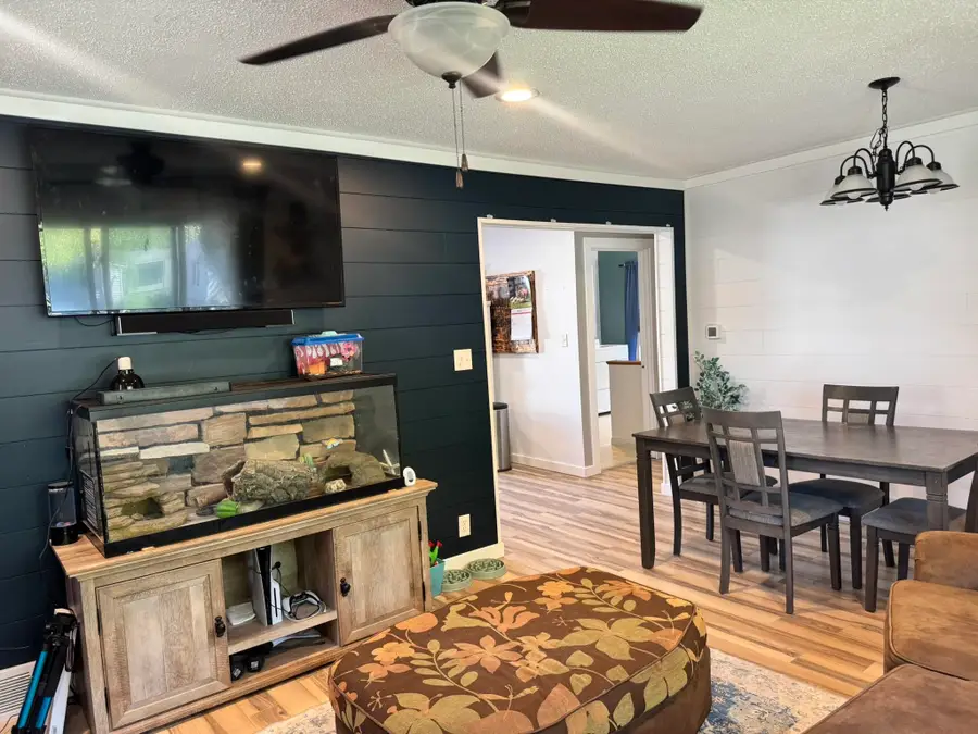 911 11th Street, Spirit Lake, IA 51360 - #2