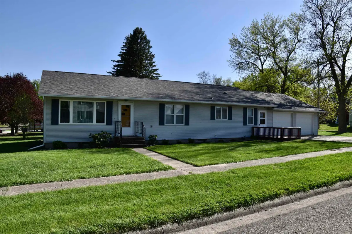 666 3rd St, Ocheyedan, IA 51354 - #1