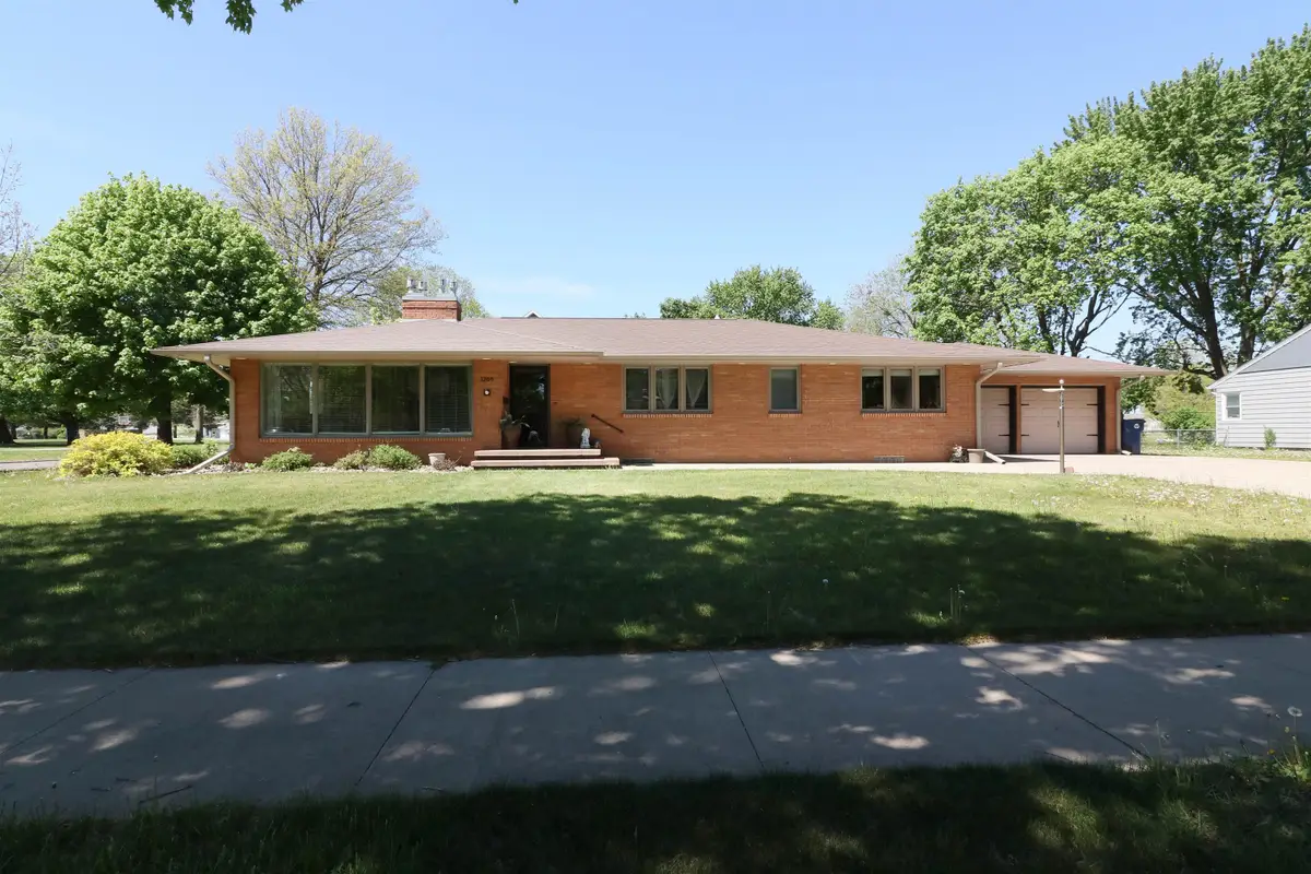 1205 1st Avenue W, Spencer, IA 51301 - #1