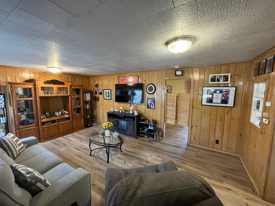 1107 6th Street, Milford, IA 51351 - #3