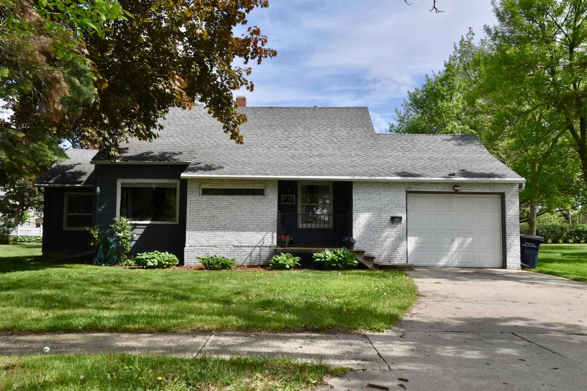 920 8th Street, Sibley, IA 51249 - #1
