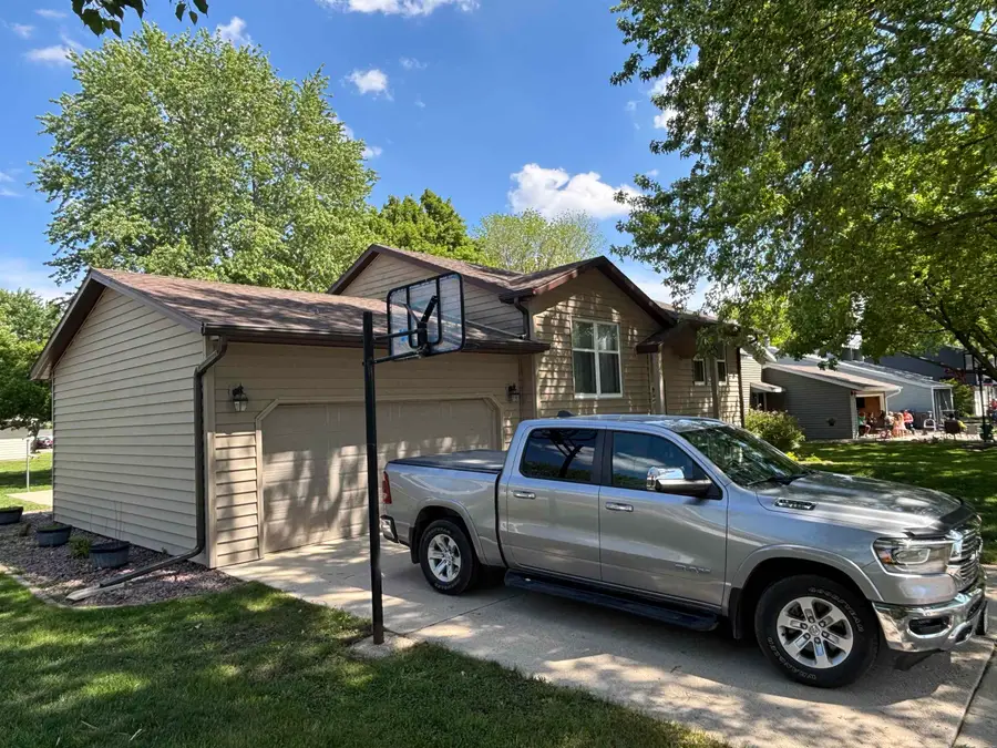1212 14th Avenue W, Spencer, IA 51301 - #2
