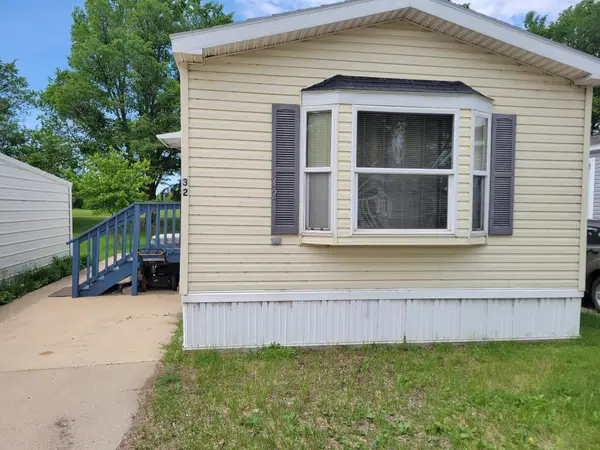 1502 Memphis Avenue #32, Spirit Lake, IA 51360