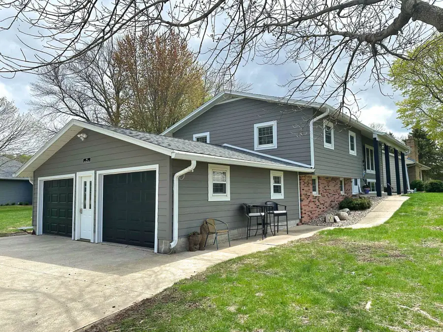80 Lake Shore Drive, Emmetsburg, IA 50536 - #2