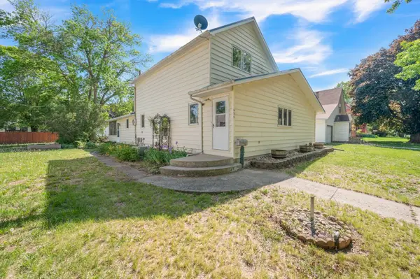 605 20th St, Spirit Lake, IA 51360