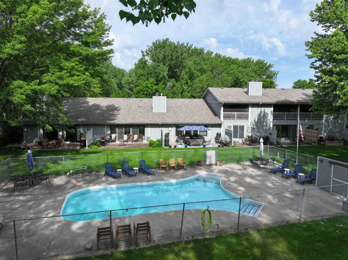 2300 Country Club Dr #5, Okoboji, IA 51355 - #1